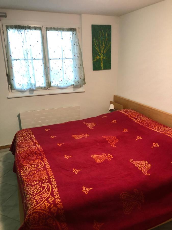 Mona'S Sleep & Go Bed & Breakfast Buren  Exterior foto