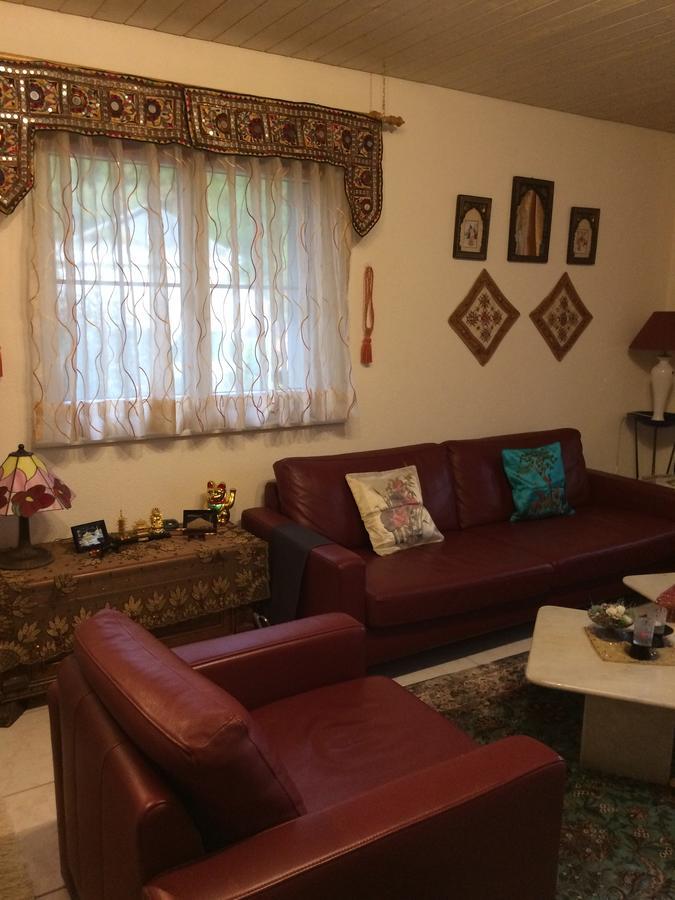 Mona'S Sleep & Go Bed & Breakfast Buren  Exterior foto